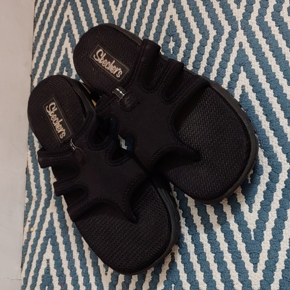 skecher slip on sandals